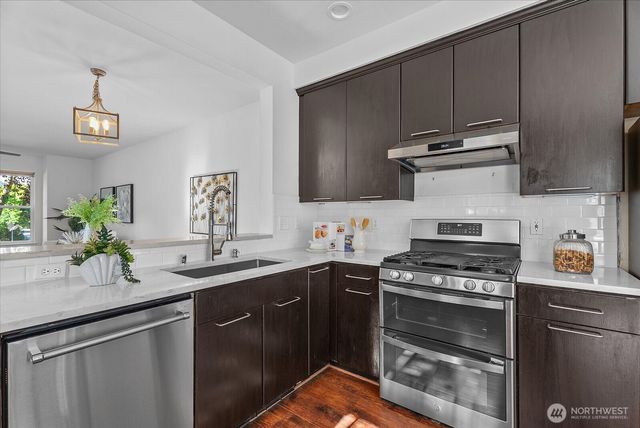 1867 NE Kenyon Court, Issaquah, WA 98029