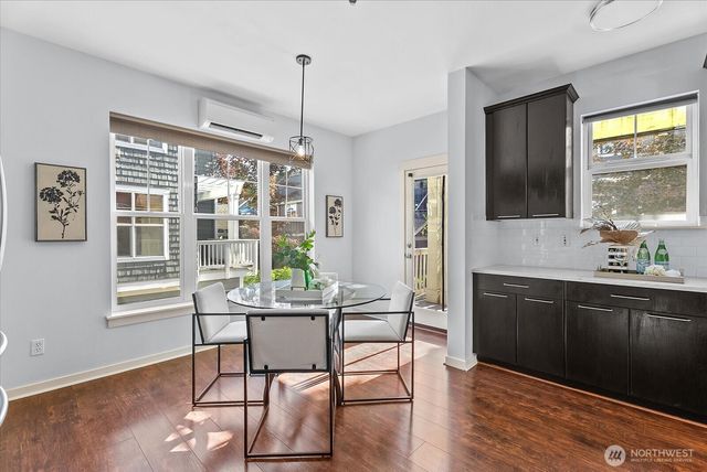 1867 NE Kenyon Court, Issaquah, WA 98029