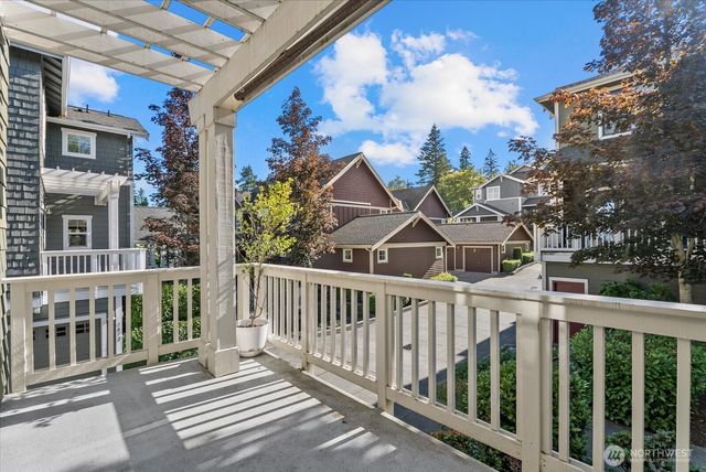 1867 NE Kenyon Court, Issaquah, WA 98029