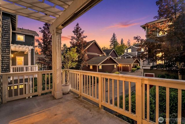 1867 NE Kenyon Court, Issaquah, WA 98029