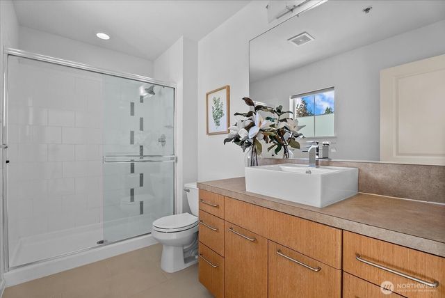 1867 NE Kenyon Court, Issaquah, WA 98029