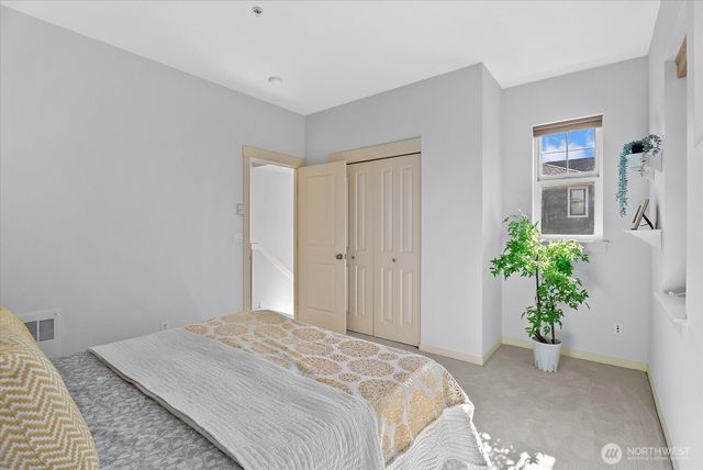 1867 NE Kenyon Court, Issaquah, WA 98029