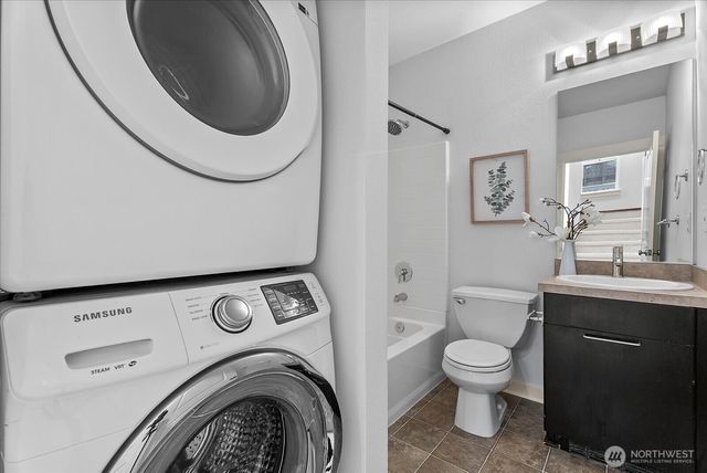 1867 NE Kenyon Court, Issaquah, WA 98029
