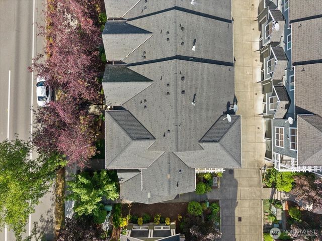 1867 NE Kenyon Court, Issaquah, WA 98029