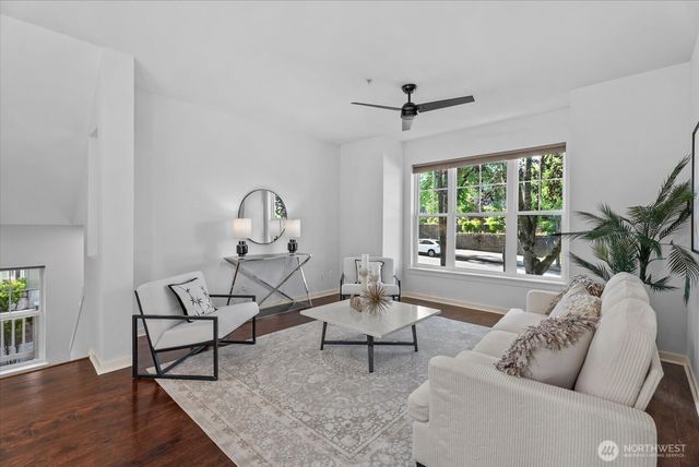 1867 NE Kenyon Court, Issaquah, WA 98029