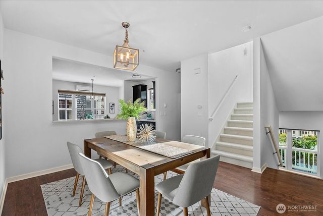 1867 NE Kenyon Court, Issaquah, WA 98029