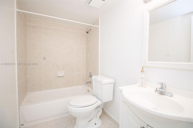 10085 NW 6th Terrace, Miami, FL 33172