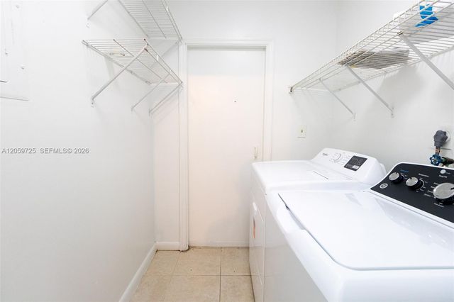 10085 NW 6th Terrace, Miami, FL 33172