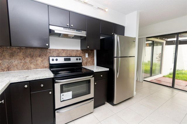 10085 NW 6th Terrace, Miami, FL 33172