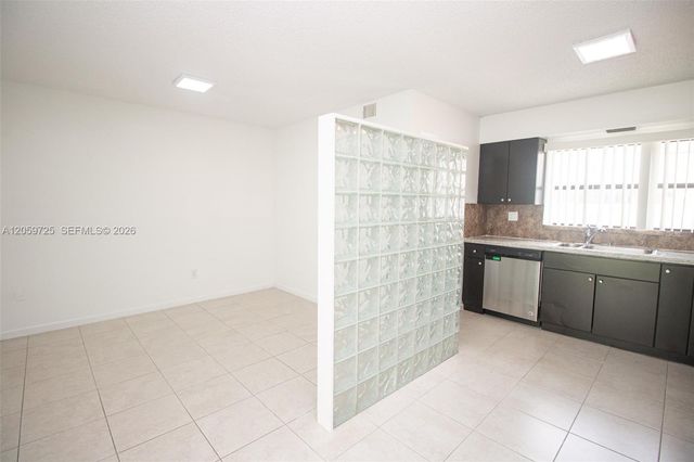 10085 NW 6th Terrace, Miami, FL 33172
