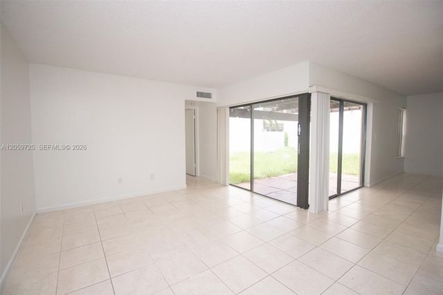 10085 NW 6th Terrace, Miami, FL 33172