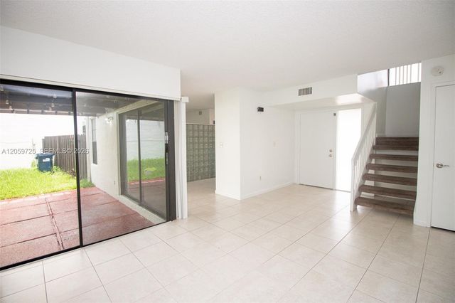 10085 NW 6th Terrace, Miami, FL 33172