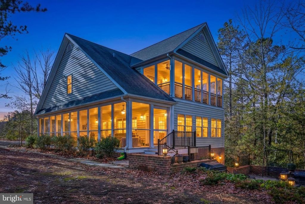 Image 1 of property listing at 9287 OYSTER SHELL LN, King George, VA 22485