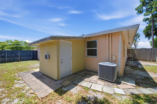 5256 Cannon Way, West Palm Beach, FL 33415