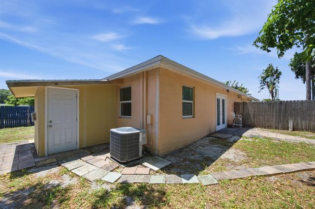 5256 Cannon Way, West Palm Beach, FL 33415