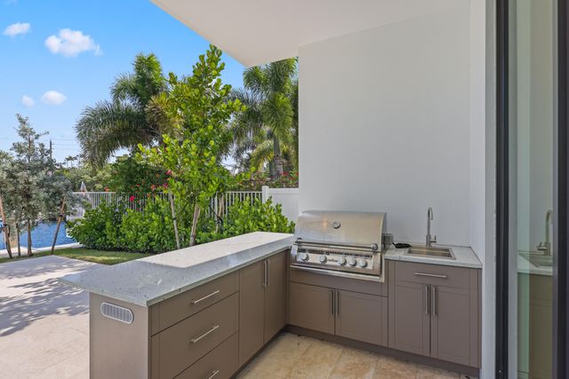 2612 NE 4TH Street, Pompano Beach, FL 33062