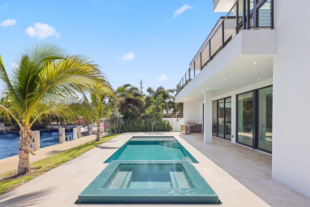 2612 NE 4TH Street, Pompano Beach, FL 33062