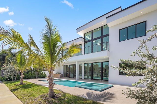 2612 NE 4TH Street, Pompano Beach, FL 33062