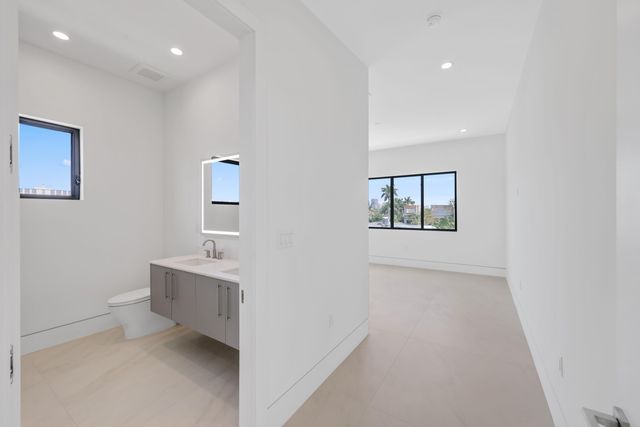 2612 NE 4TH Street, Pompano Beach, FL 33062