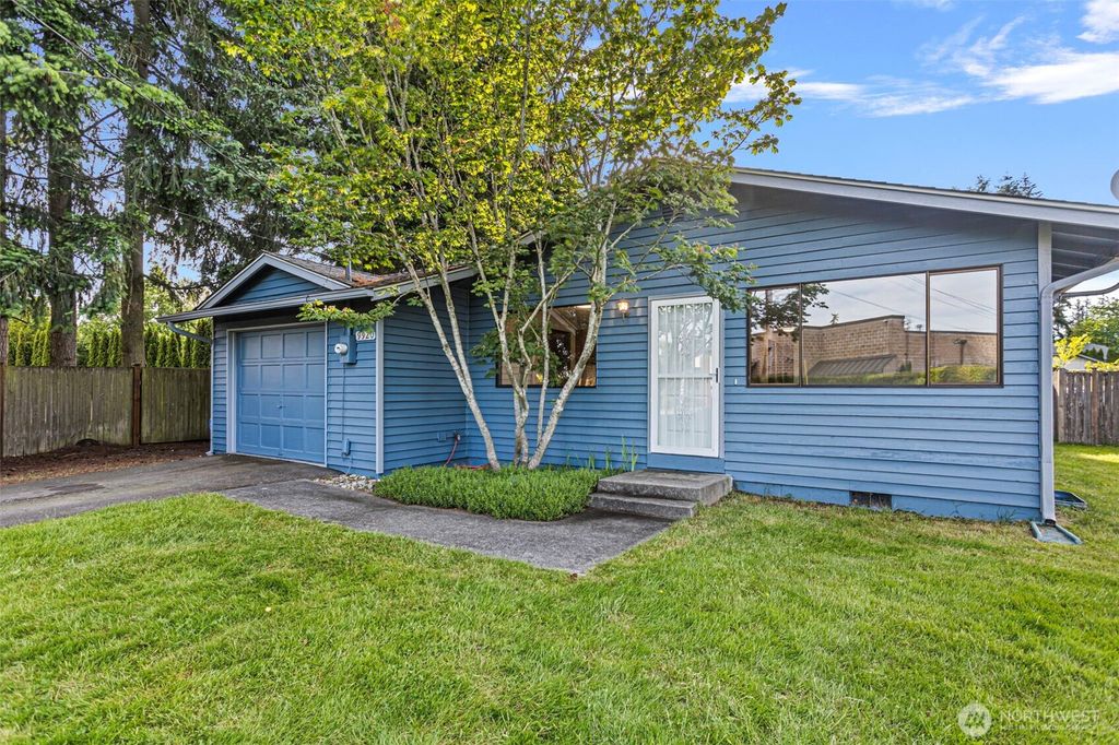 9920 2nd Avenue SE, Everett, WA 98208
