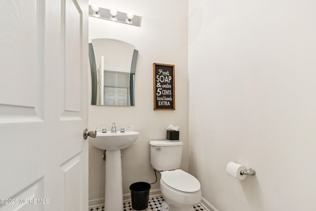 17 Royal Grove Drive, Jackson, NJ 08527