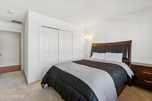 17 Royal Grove Drive, Jackson, NJ 08527