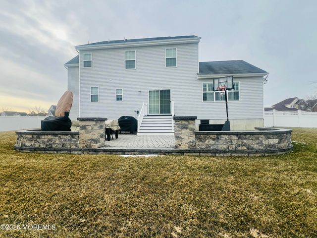 17 Royal Grove Drive, Jackson, NJ 08527