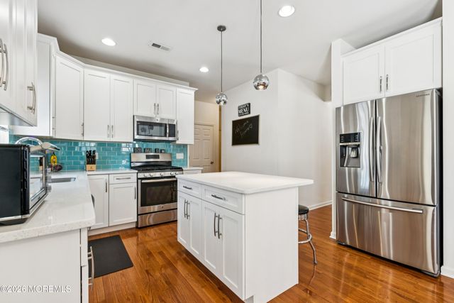 17 Royal Grove Drive, Jackson, NJ 08527