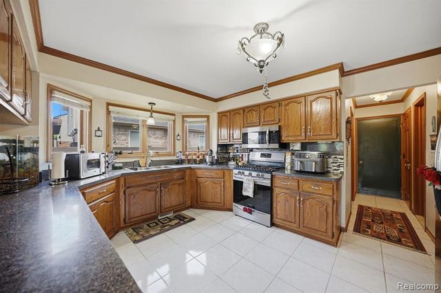 43459 Devin Drive, Clinton Township, MI 48038