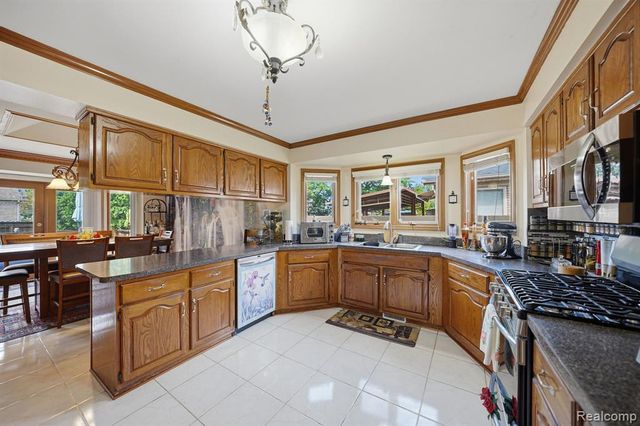 43459 Devin Drive, Clinton Township, MI 48038