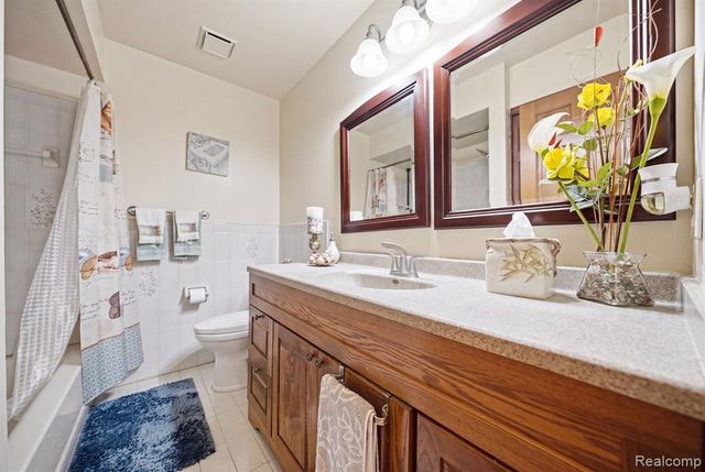 43459 Devin Drive, Clinton Township, MI 48038