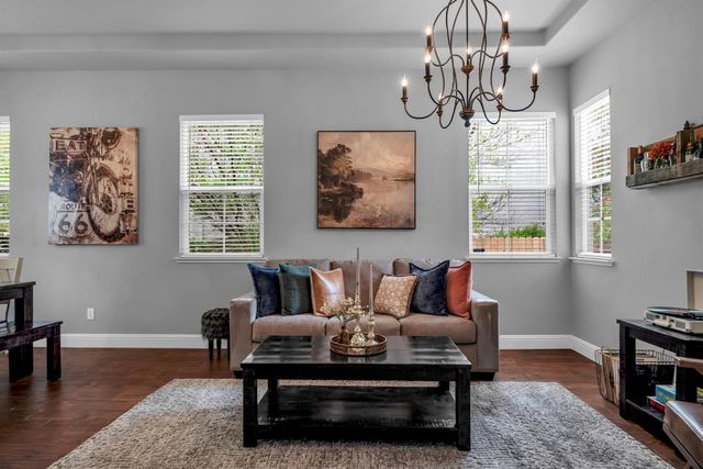 720 Hildebrand Cir, Folsom, CA 95630