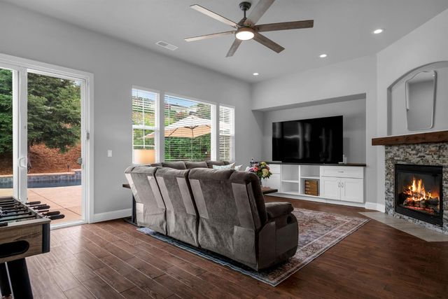 720 Hildebrand Cir, Folsom, CA 95630