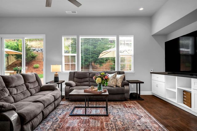 720 Hildebrand Cir, Folsom, CA 95630