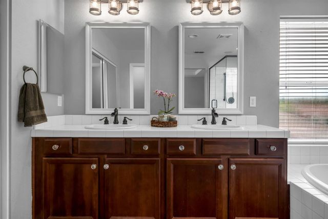 720 Hildebrand Cir, Folsom, CA 95630