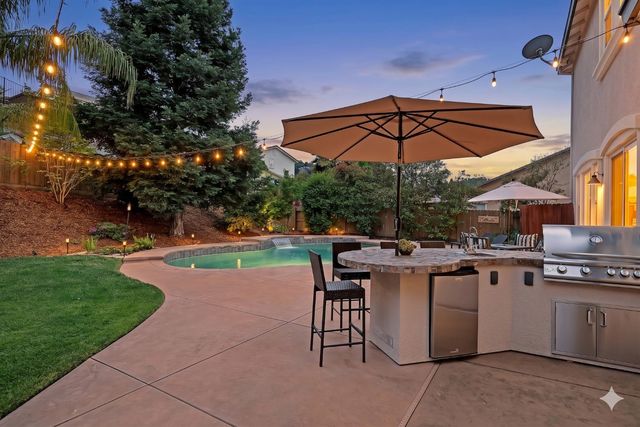 720 Hildebrand Cir, Folsom, CA 95630