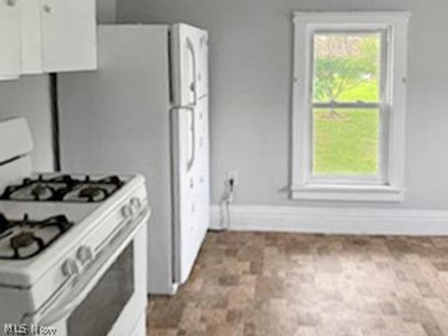 1537 Wooster Road W, Barberton, OH 44203