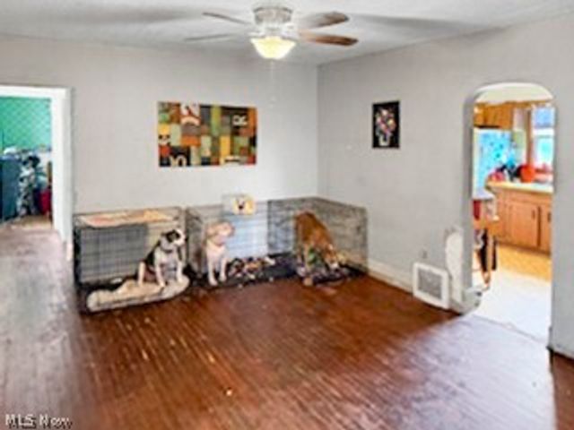 1537 Wooster Road W, Barberton, OH 44203