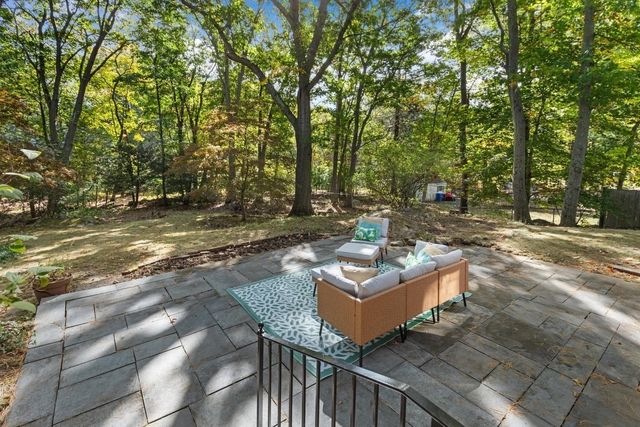 119 Cross Ln, Beverly, MA 01915