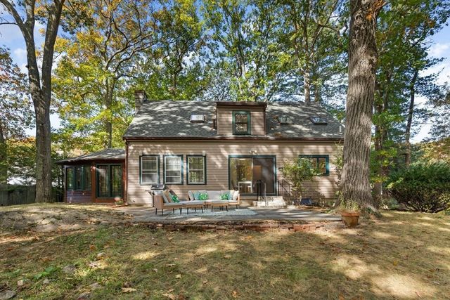 119 Cross Ln, Beverly, MA 01915