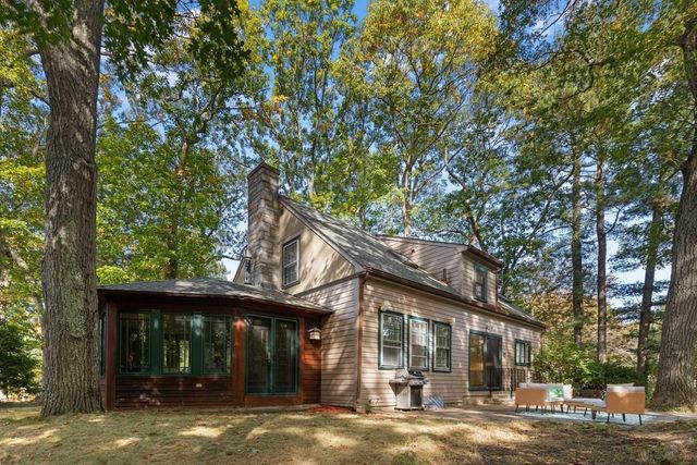 119 Cross Ln, Beverly, MA 01915