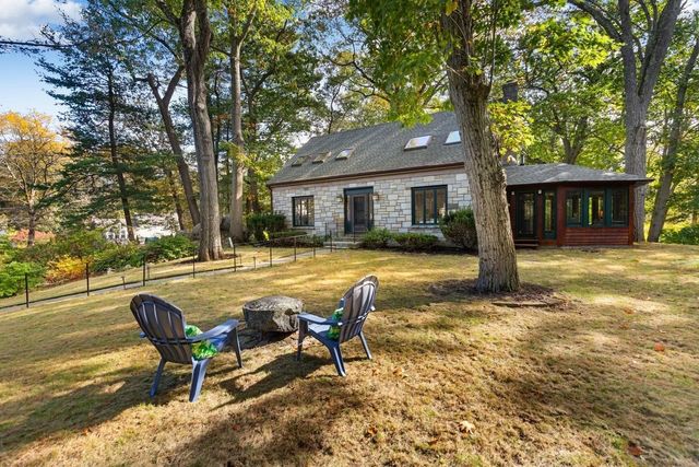 119 Cross Ln, Beverly, MA 01915