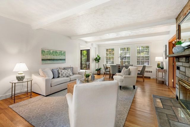 119 Cross Ln, Beverly, MA 01915
