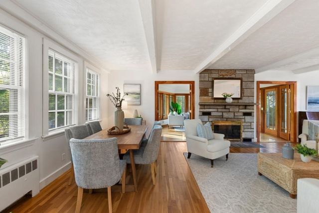 119 Cross Ln, Beverly, MA 01915