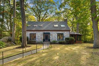 119 Cross Ln, Beverly, MA 01915