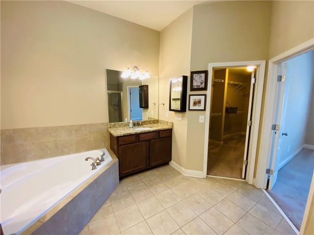 836 Red Hart Lane, Alpharetta, GA 30004