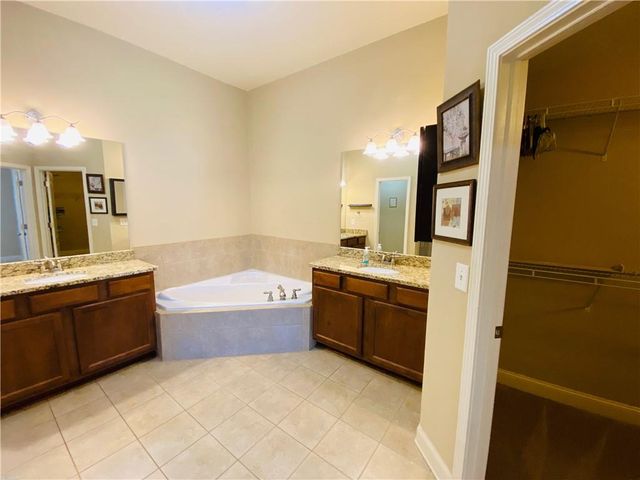 836 Red Hart Lane, Alpharetta, GA 30004