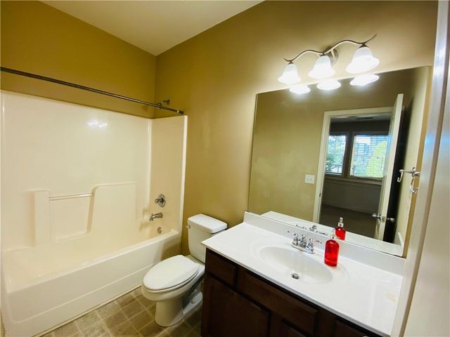 836 Red Hart Lane, Alpharetta, GA 30004