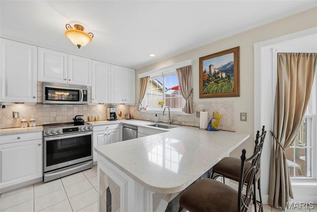 16511 Hunters Crossing Drive, Wildwood, MO 63040