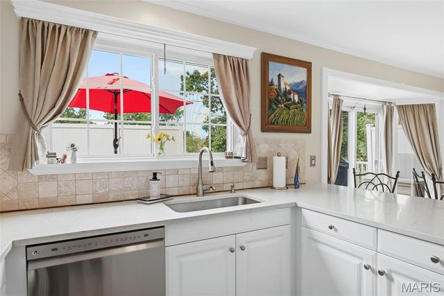 16511 Hunters Crossing Drive, Wildwood, MO 63040